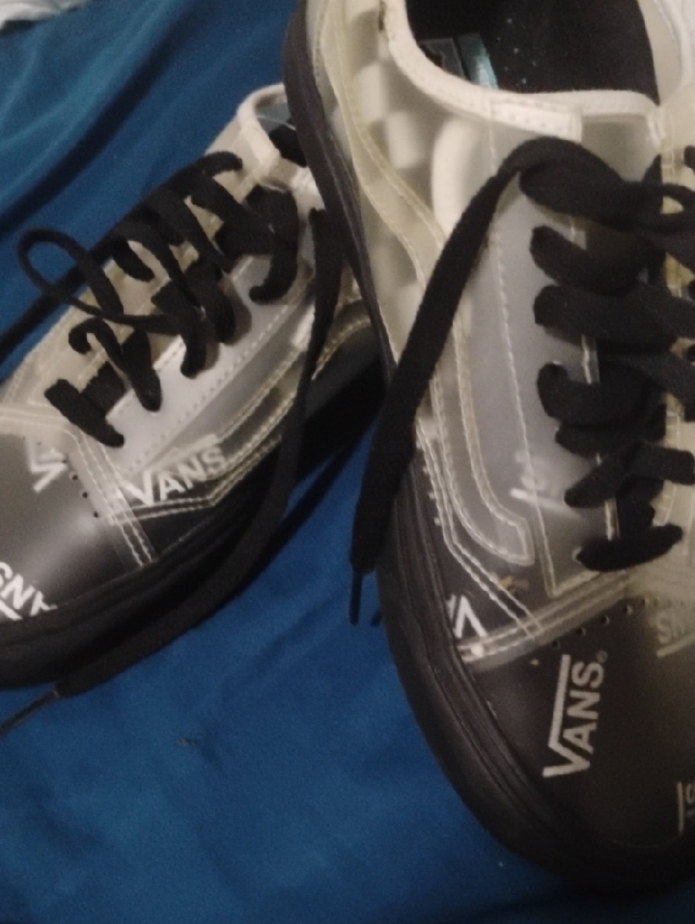 COLLECTORS EDITION NEVER WORN Vans Black and Clear Low-Top Lace-Up Sneakers!!
